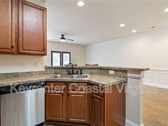 3rd image of 112 Mount Vernon Ct