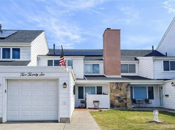 226 Dover Grn, Staten Island, NY 10312