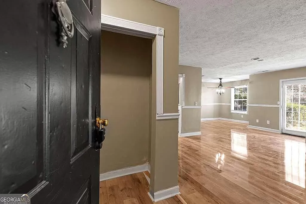 3 bed, 1400 sqft, $1,795 — Photo 3