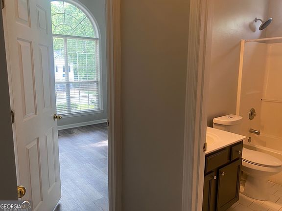 4th image of 517 Madeline Rose Ct
