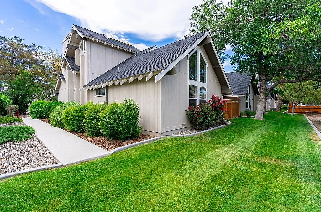 993 Aspen Grove Cir photo 1