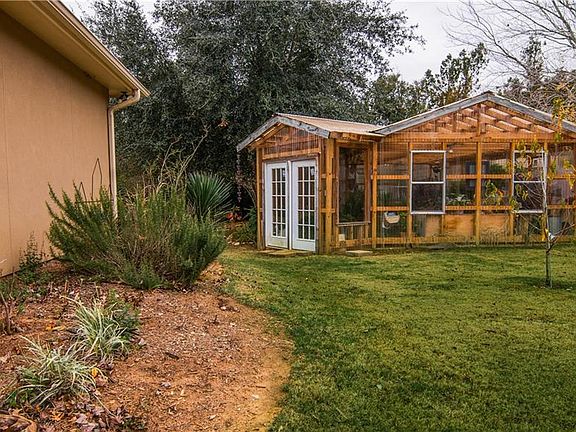 2nd image of 216 Nursery Dr