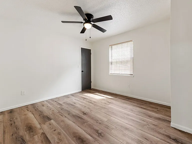 7009 N Chas Dr — Photo 12