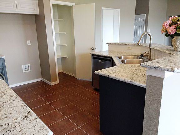 2nd image of 805 Elbe Dr