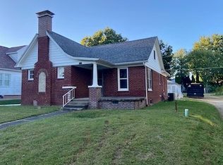 622 Oak St, Carmi, IL 62821