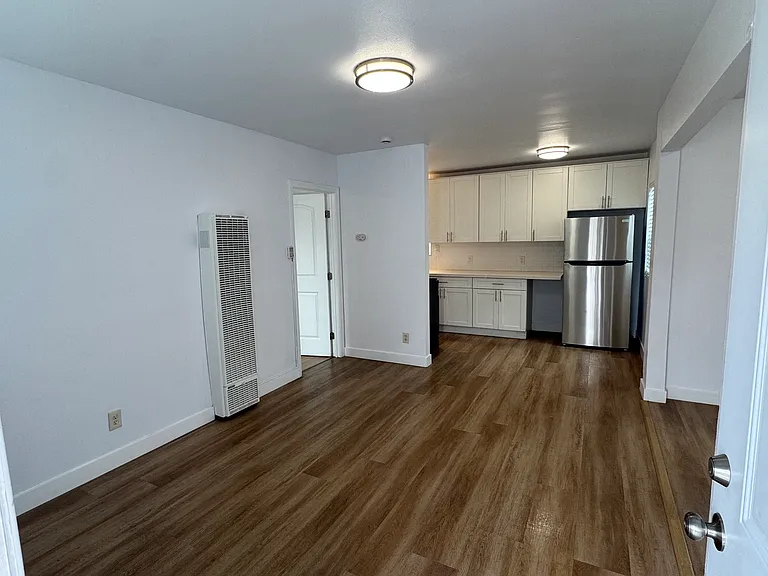 2229 Obama Blvd — Photo 4
