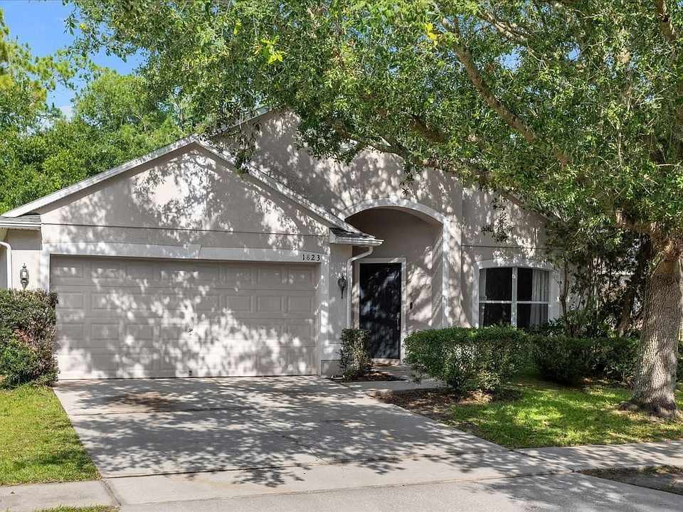 1st image of 1823R Palmetto Pine Ln