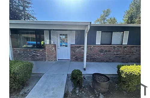 908 I St NE #10 Photo 1