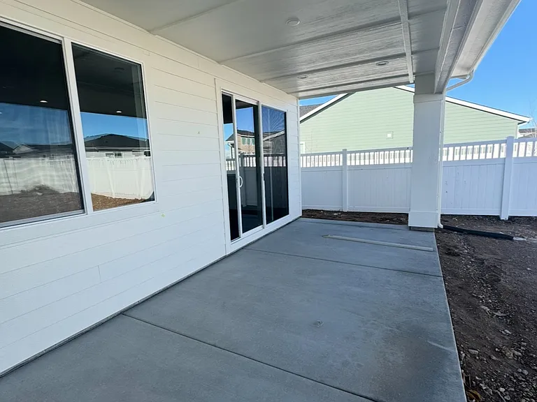 W Giantsbane Dr — Photo 10