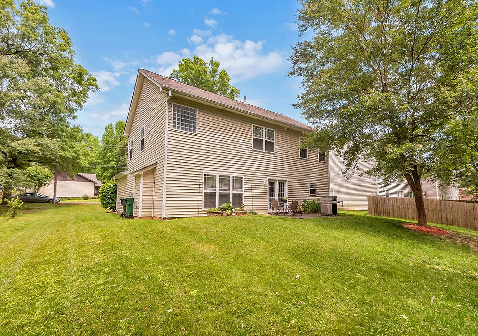3BR/2.5BA home for rent 7 miles from uptown with access to the greenway at the end of the street. — Photo 2