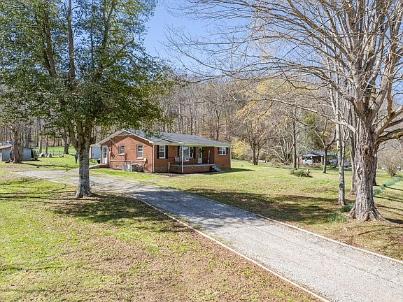 4th image of 755 Briar Pond Rd