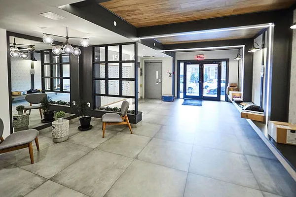 Rented by Lodger Corp | media 27