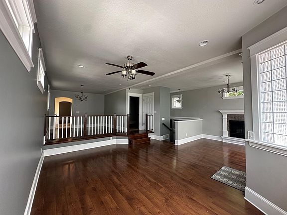 3rd image of 1701 Lowry Ave NE