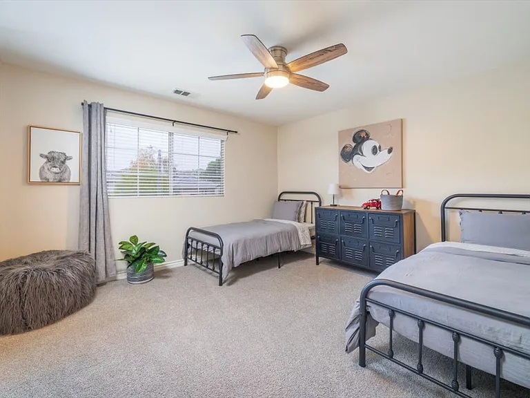 N Deer Springs Dr — Photo 23