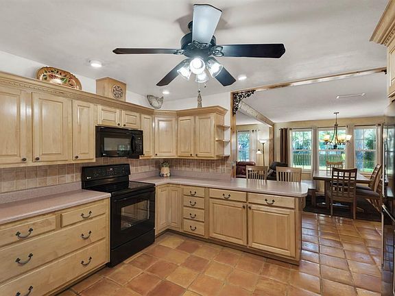 3rd image of 957 Spanish Moss Dr