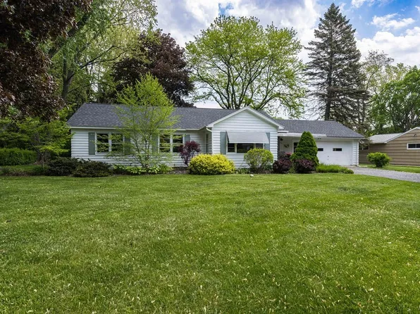 235 Fay Park Dr, North Syracuse, NY 13212