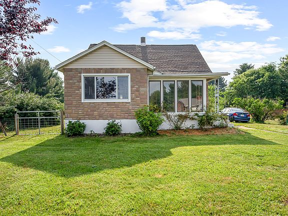 2nd image of 285 Dunlap Dr NE