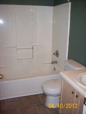 5th image of 204 Windwood Ct