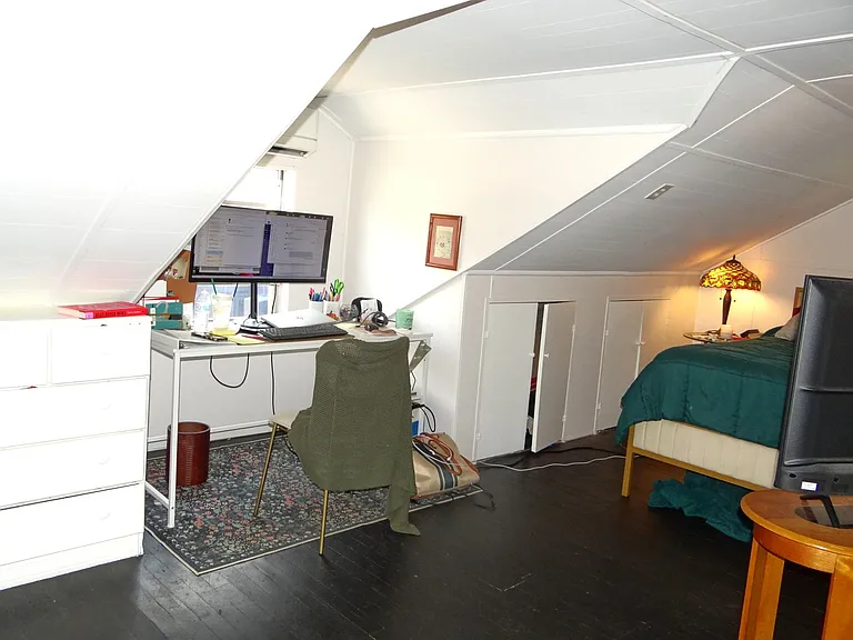 407 1/2 E Paris St — Photo 7