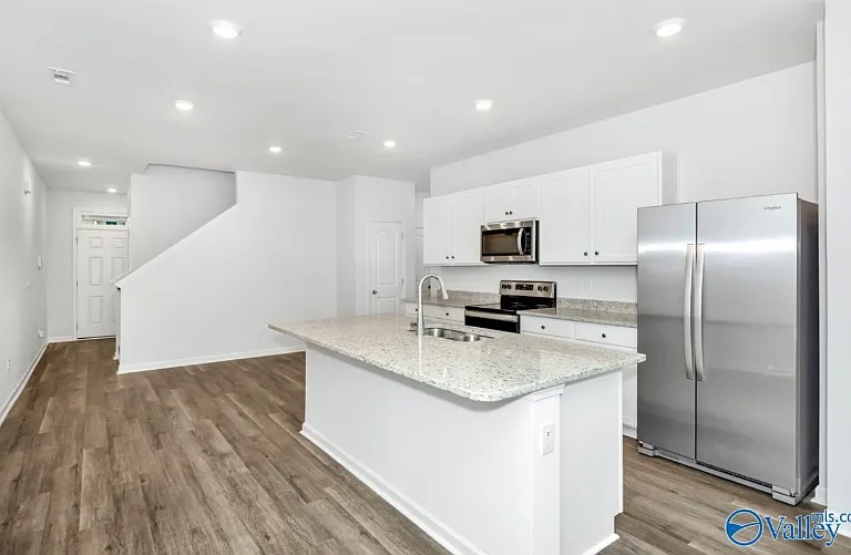 217 Bay Pine Dr — Photo 3