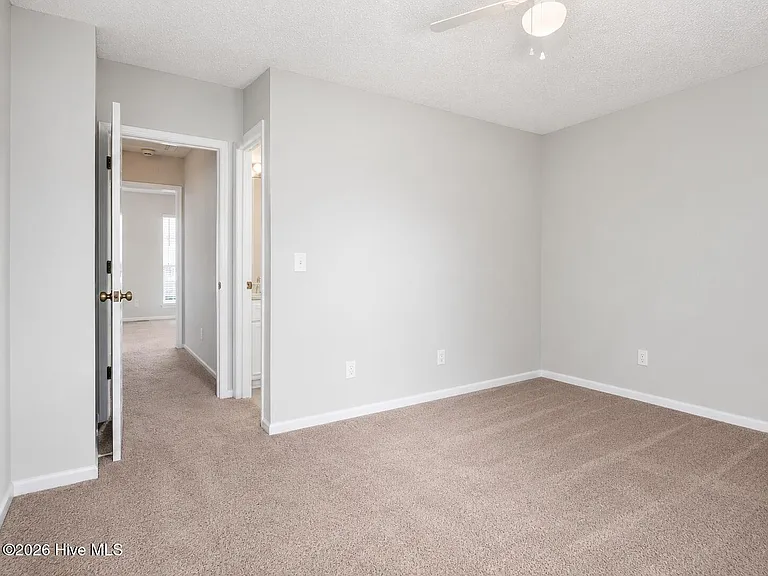 41 Upton Ct — Photo 8