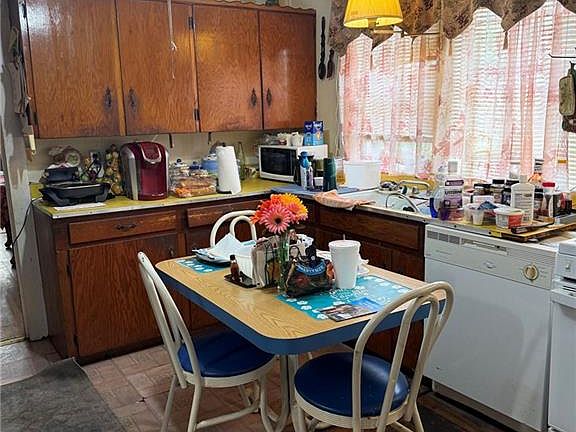 3rd image of 2359 Demetropolis Rd