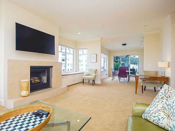 3rd image of 1150 Lombard St APT 30