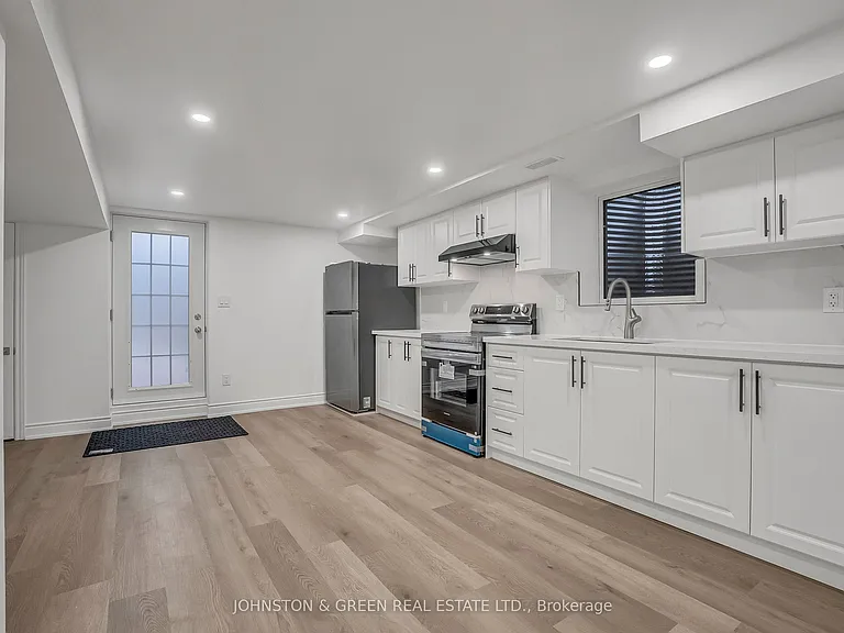 126 Slan Ave — Photo 6