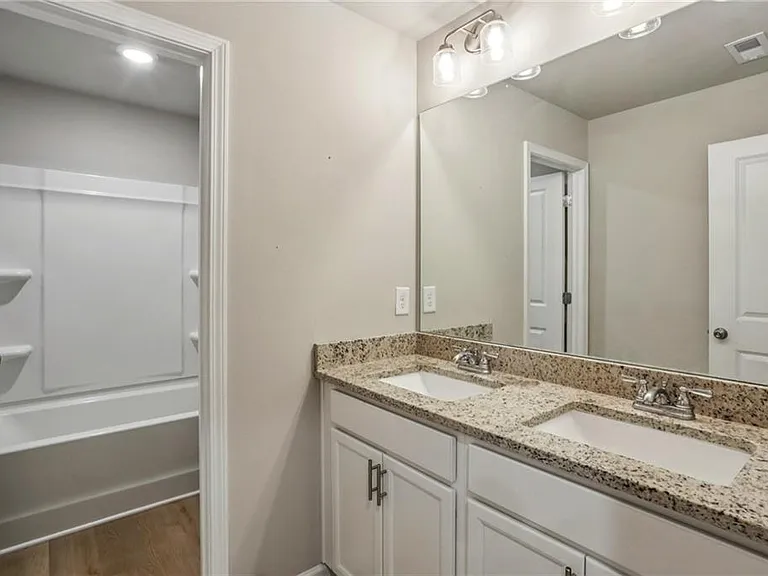 2099 Easterwood Ter — Photo 25