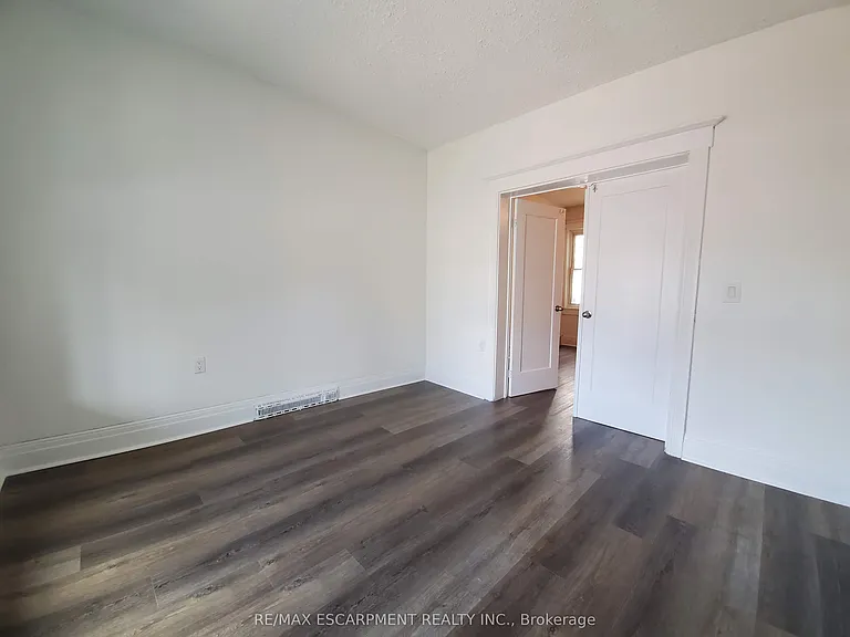198 Sherman Ave N #1 — Photo 11