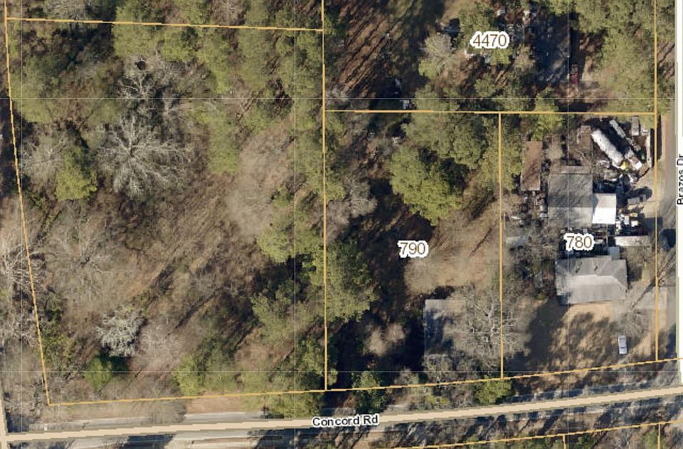 2nd image of 790 Concord Rd SW
