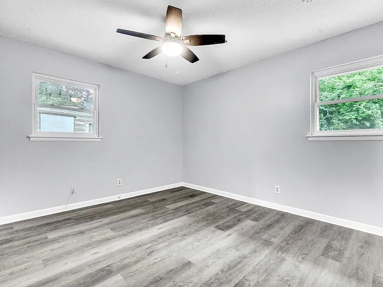 3692 Fairfield Dr — Photo 18