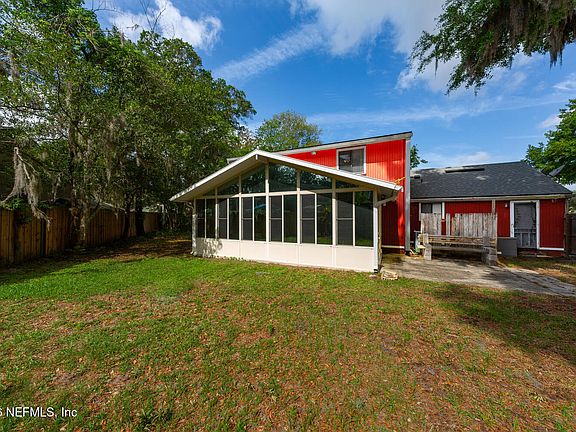 4th image of 11418 BEACON Drive N