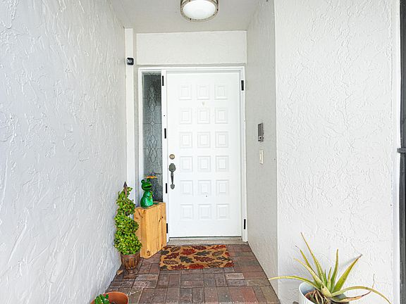 5th image of 6670 Canary Palm Circle