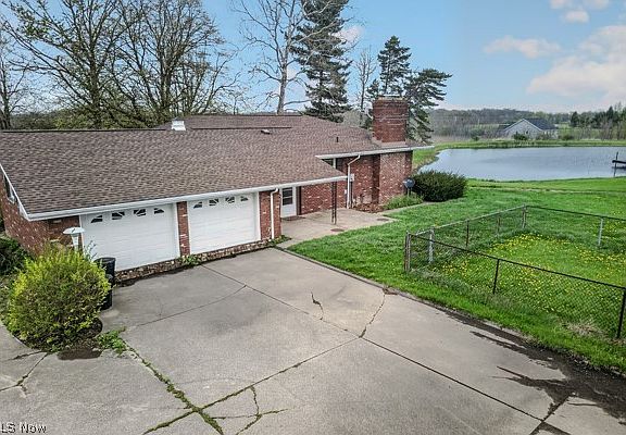 3rd image of 8675 W Smith Rd