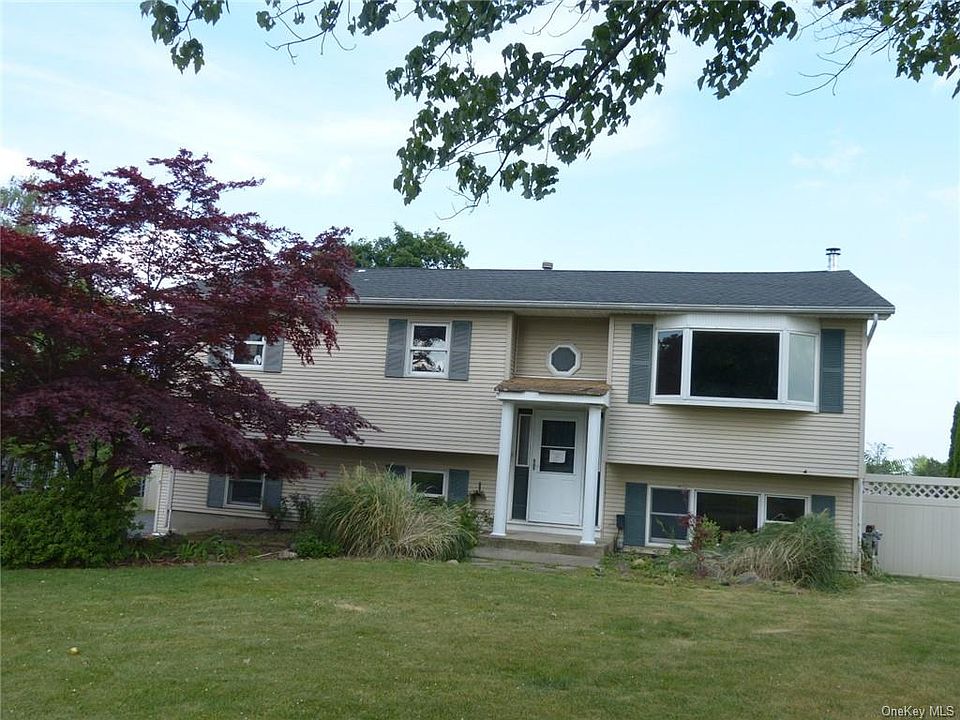 1st image of 12 Parkwood Dr