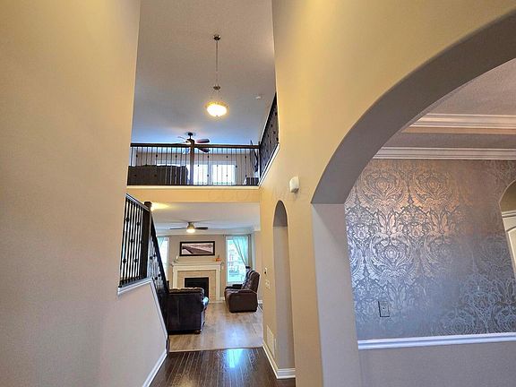 4th image of 597 Bridle Dr
