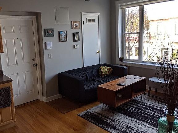 2nd image of 4363 N Lincoln Ave APT 2