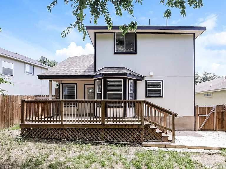 16039 Gino Park — Photo 17