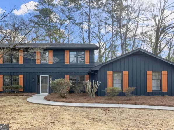 5427 Fieldgreen Dr, Stone Mountain, GA 30088