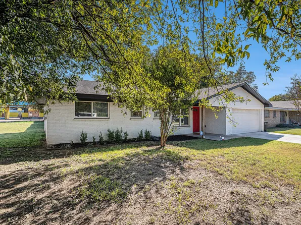 807 Poindexter Ave, Cleburne, TX 76033