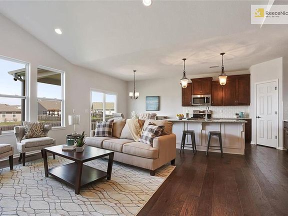 Simulated Images. Actual home may vary.