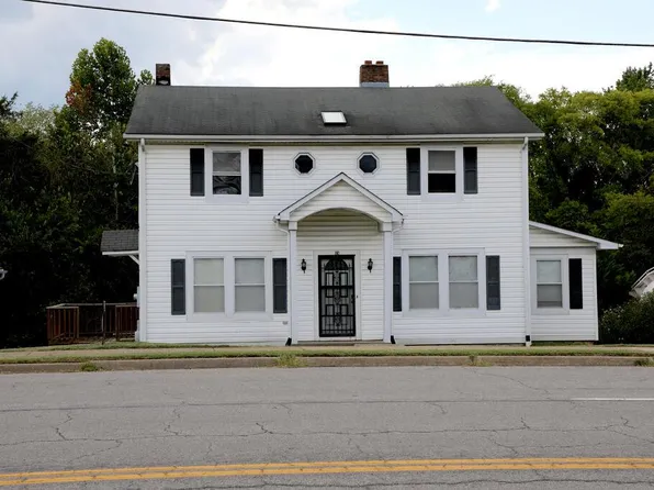 124 College St, Clarksville, VA 23927