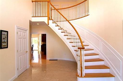 1st image of 36 Robinson Dr
