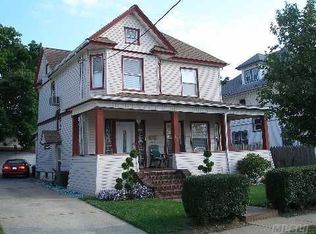 18 W Milton St, Freeport, NY 11520