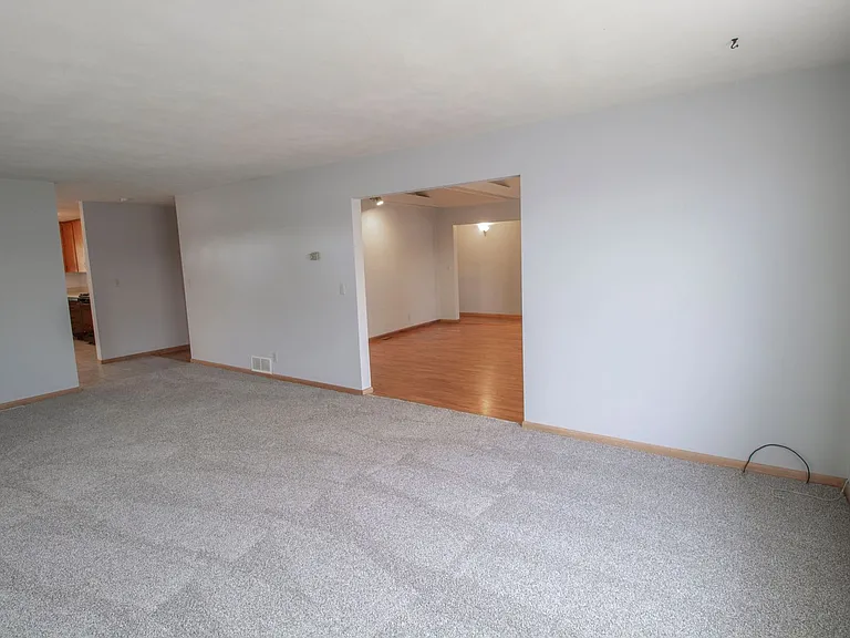 1303 Smiley Ln — Photo 31