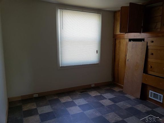 5th image of 2281 S Michigan Ave