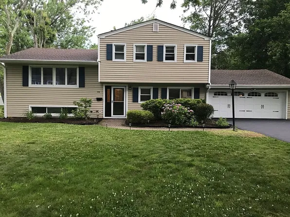 113 Briarwood Dr W, Berkeley Heights, NJ 07922