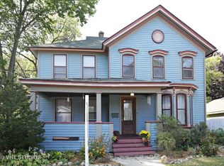 18 S Porter St, Elgin, IL 60120