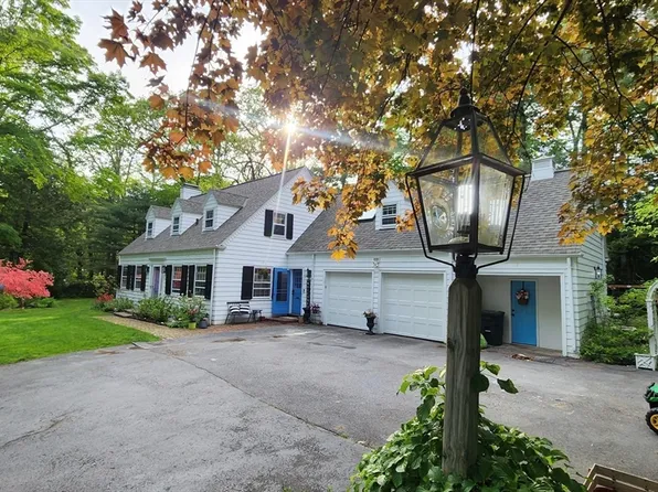 607 Salisbury St, Worcester, MA 01609